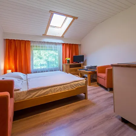 Emilia Quarto em Acomodações Particulares