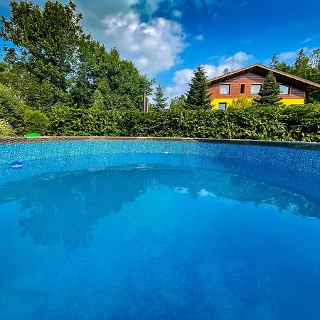 Emilia Quarto em Acomodações Particulares *